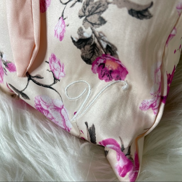 Victoria’s Secret Slippers Pink Faux Fur with Gift Bag 💕 - Picture 6 of 13